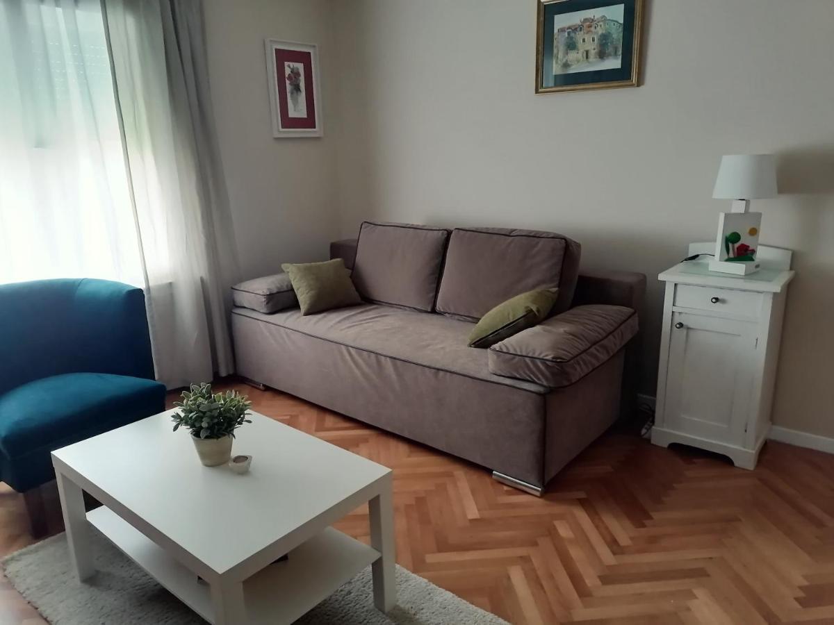 Holiday Home Modric Оточац Екстер'єр фото