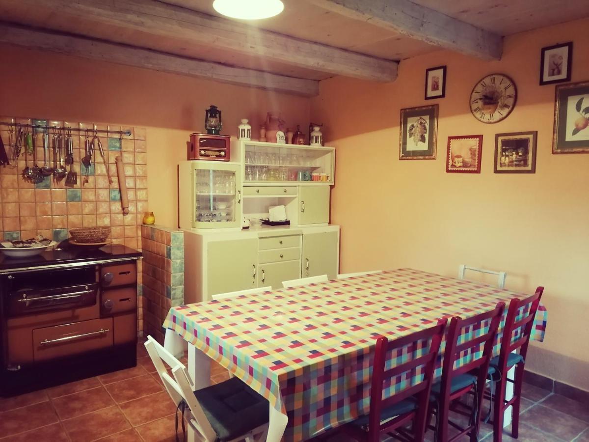 Holiday Home Modric Оточац Екстер'єр фото