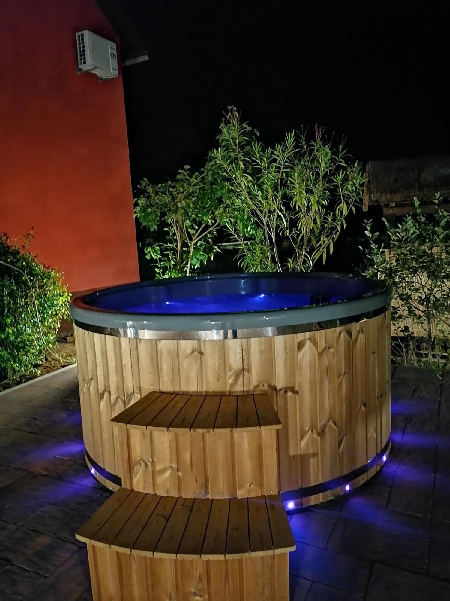 Holiday Home Modric Оточац Екстер'єр фото