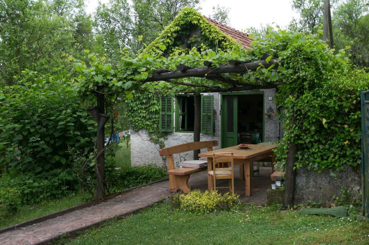 Holiday Home Modric Оточац Екстер'єр фото