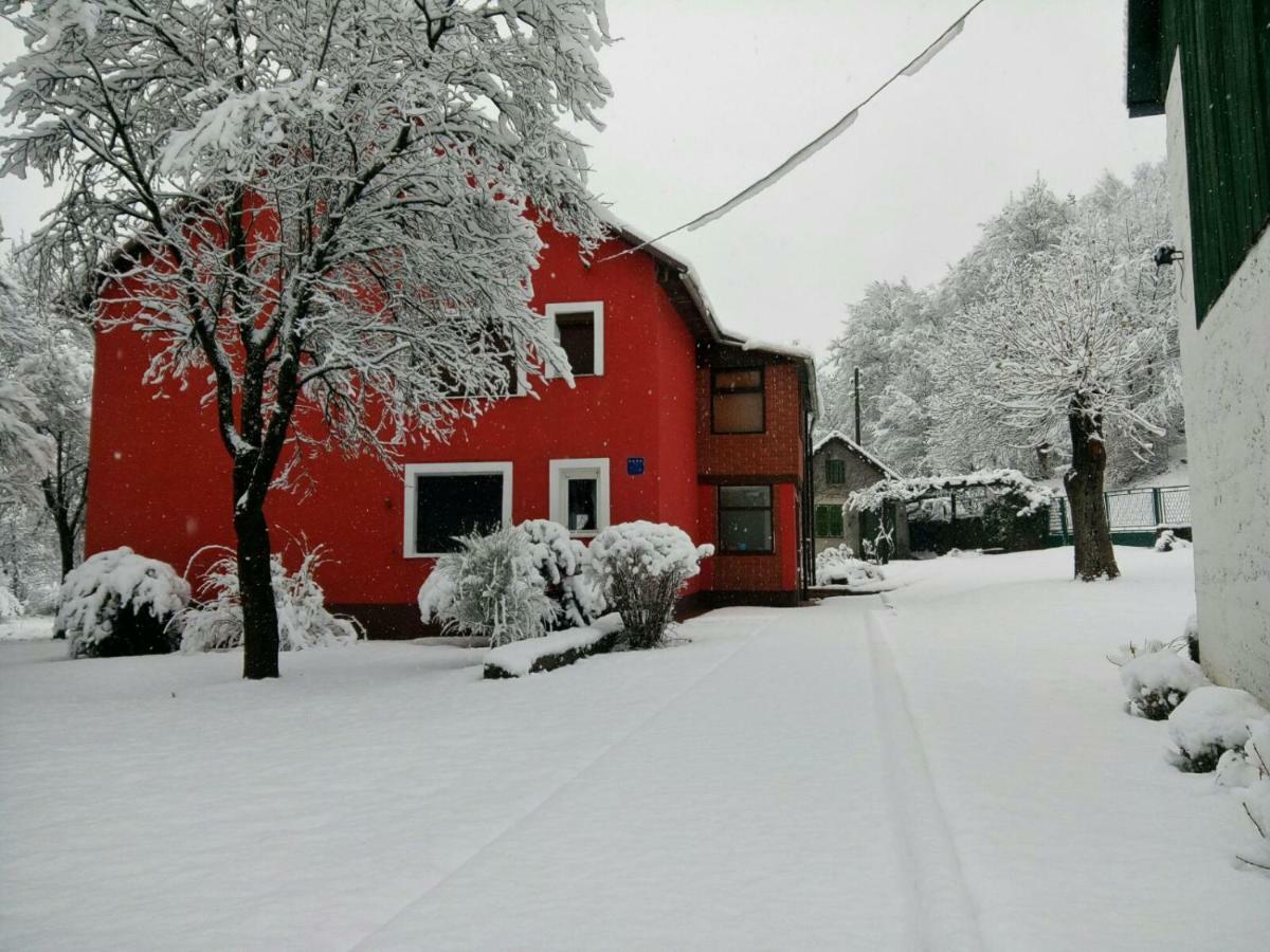 Holiday Home Modric Оточац Екстер'єр фото