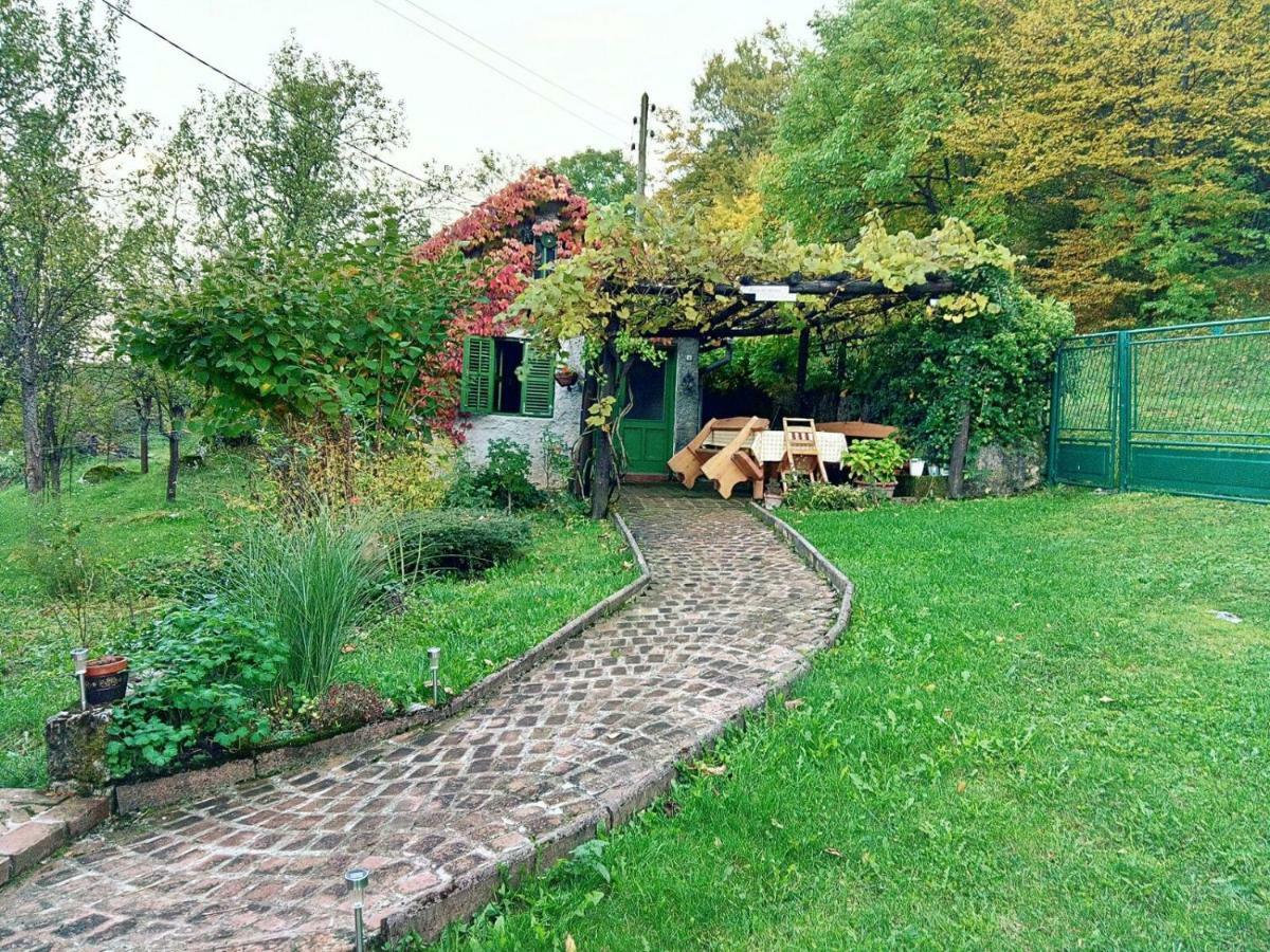 Holiday Home Modric Оточац Екстер'єр фото
