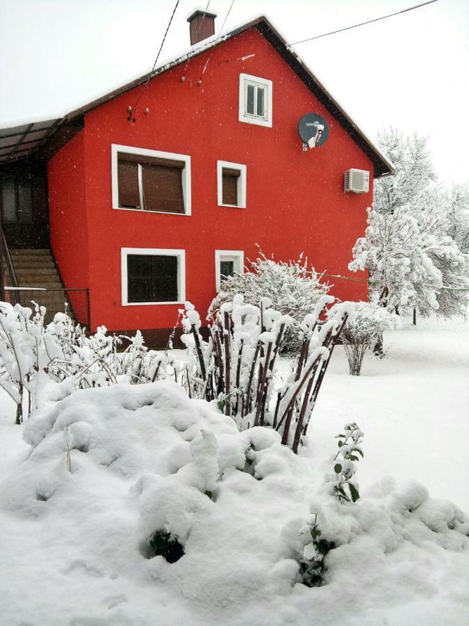 Holiday Home Modric Оточац Екстер'єр фото