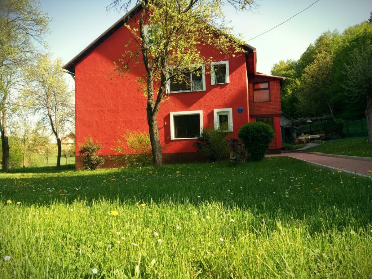 Holiday Home Modric Оточац Екстер'єр фото